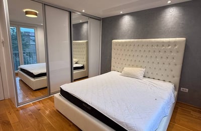 Alquiler de un cómodo apartamento de 3 habitaciones, 70 m², centro de la ciudad, Belgrado, Serbia